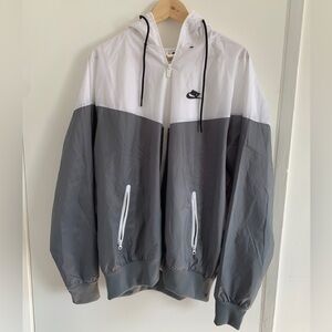 Nike Windbreaker White/Gray “The Windrunner” LG